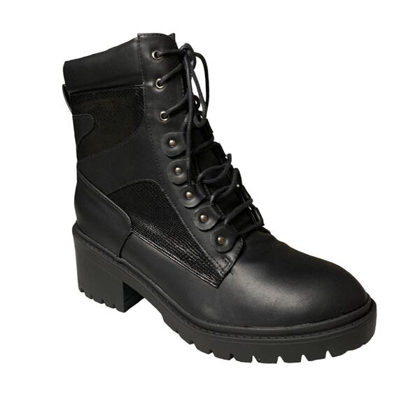 Women's WIDE Lace Up Lug Sole Combat Ankle Boot Size 12 W | NEW IN BOX - Picture 1 of 7